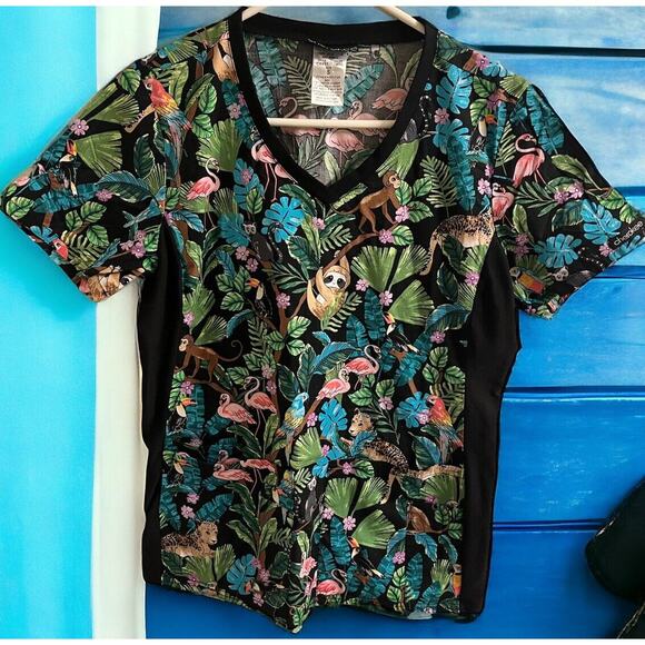 Cherokee Scrub Top Sloth SIZE SMALL tropical flamingo monkey rainforest green - Picture 1 of 5